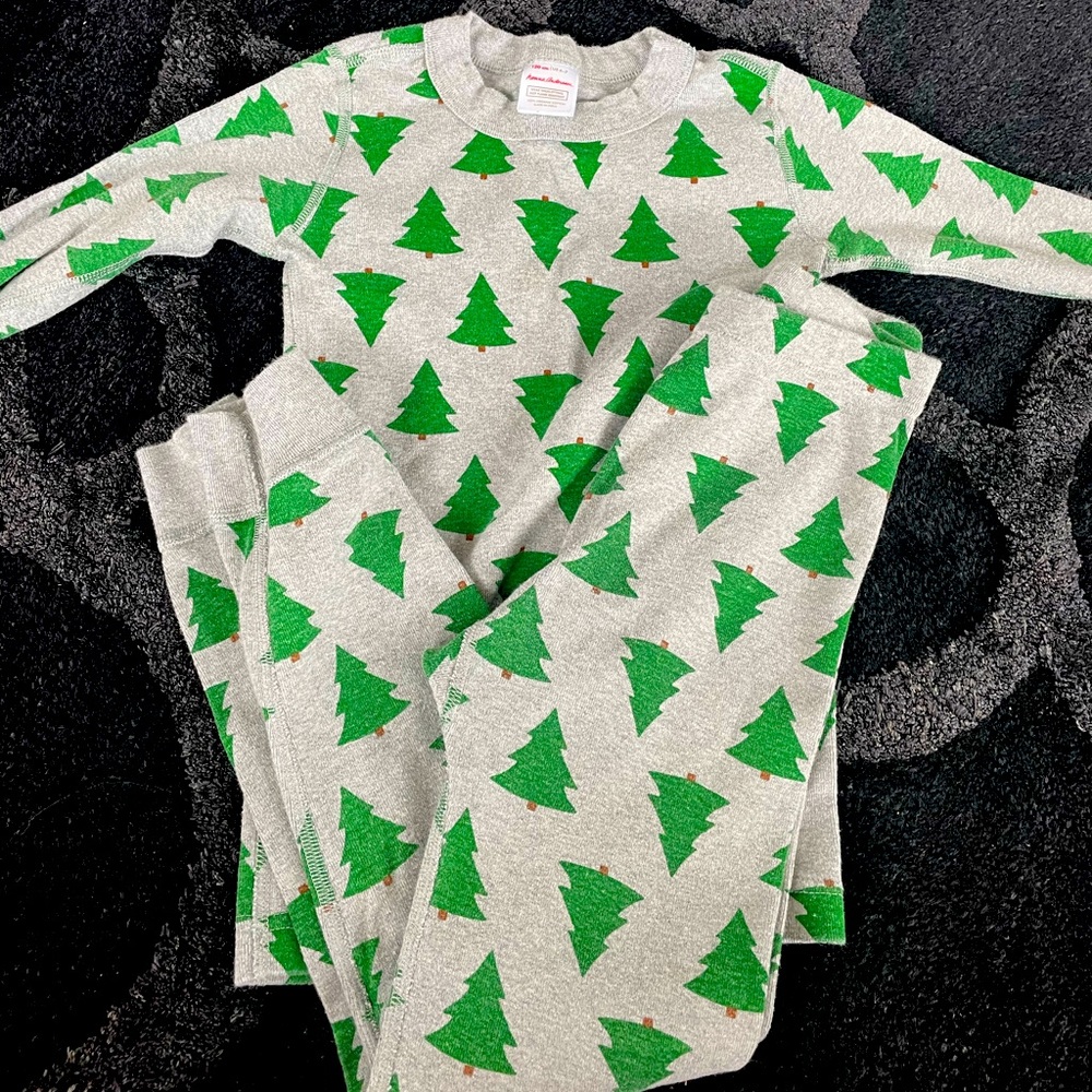 Hanna Anderson (6-7) excellent condition Christmas Tree Jammies.